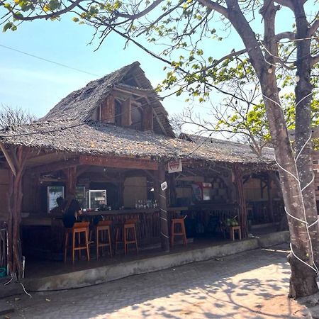 Q'Pelagos Sunset Bungalow 길리트라왕안 외부 사진